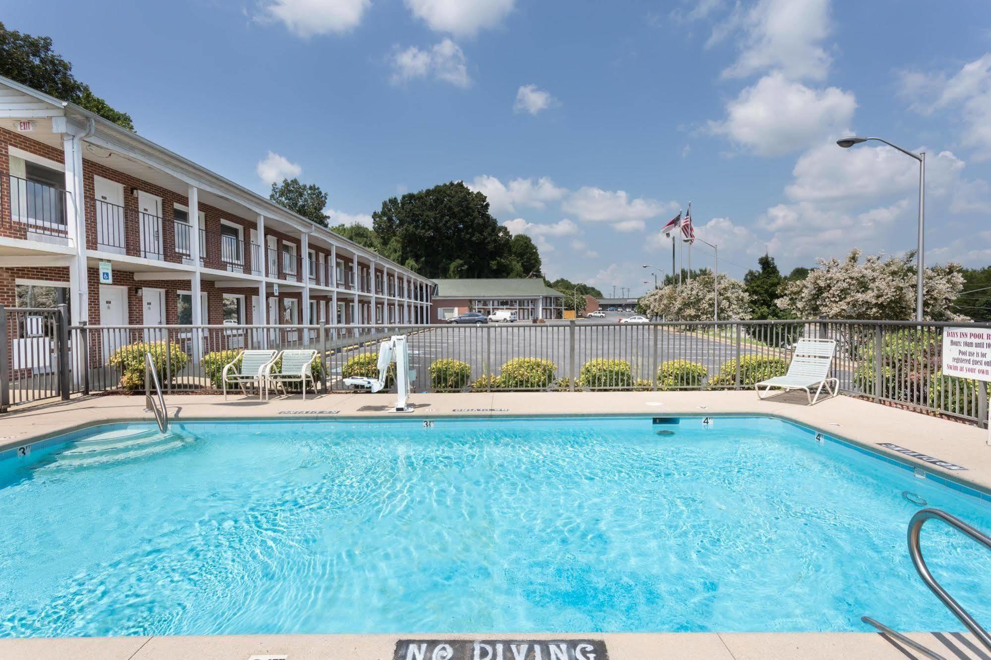 Hamilton Inn Jonesville I-77 Exterior foto